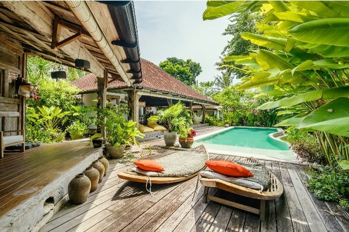 Beautiful Five Bedroom Luxury Joglo Style Villa in Umalas Available for Yearly Rent