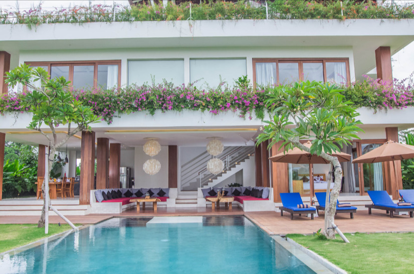 Premium 3 Bedrooms Seseh For Monthly Rent with Rice Field View